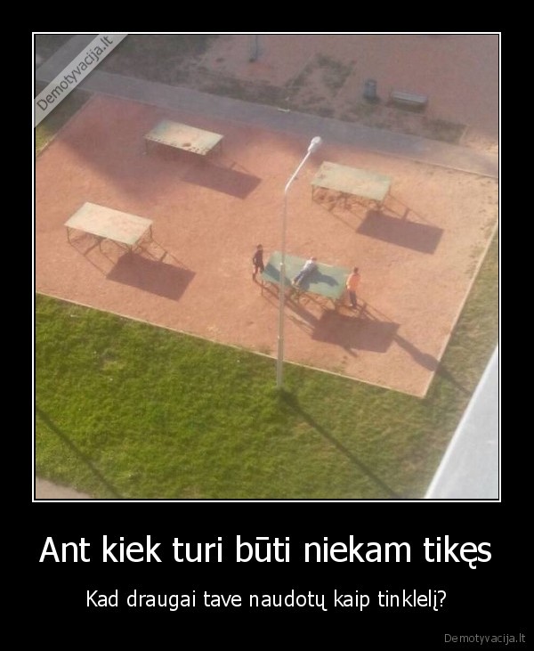 stalo, tenisas,nera, tinklelio