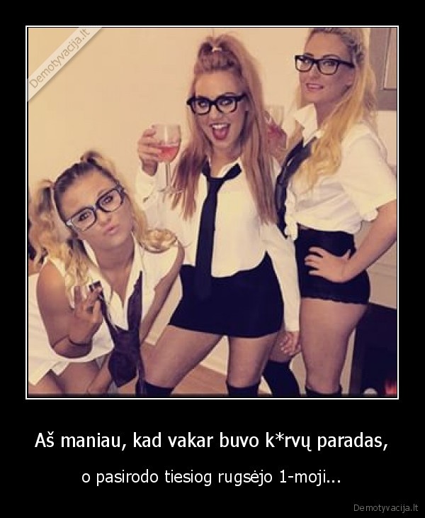 mokykla,apranga,merginos