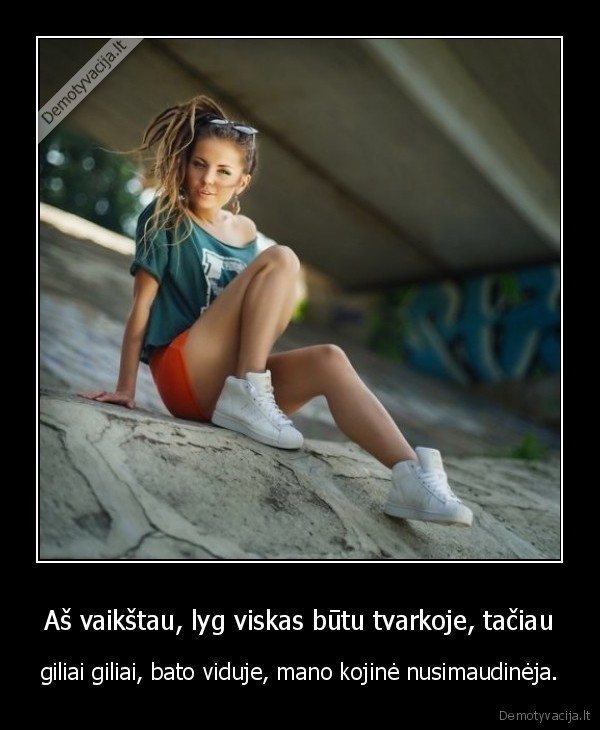 batas,kojine,mergina