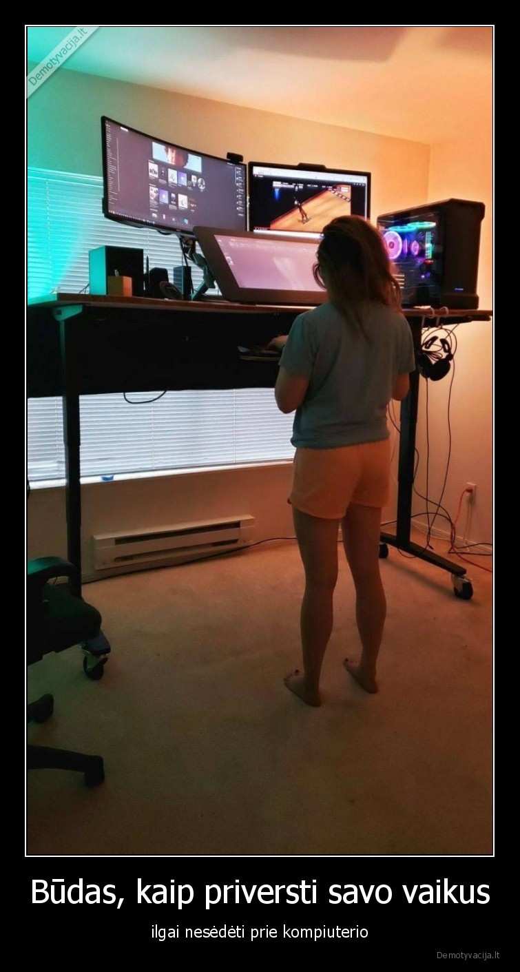 kompiuteris,vaikai,stovi