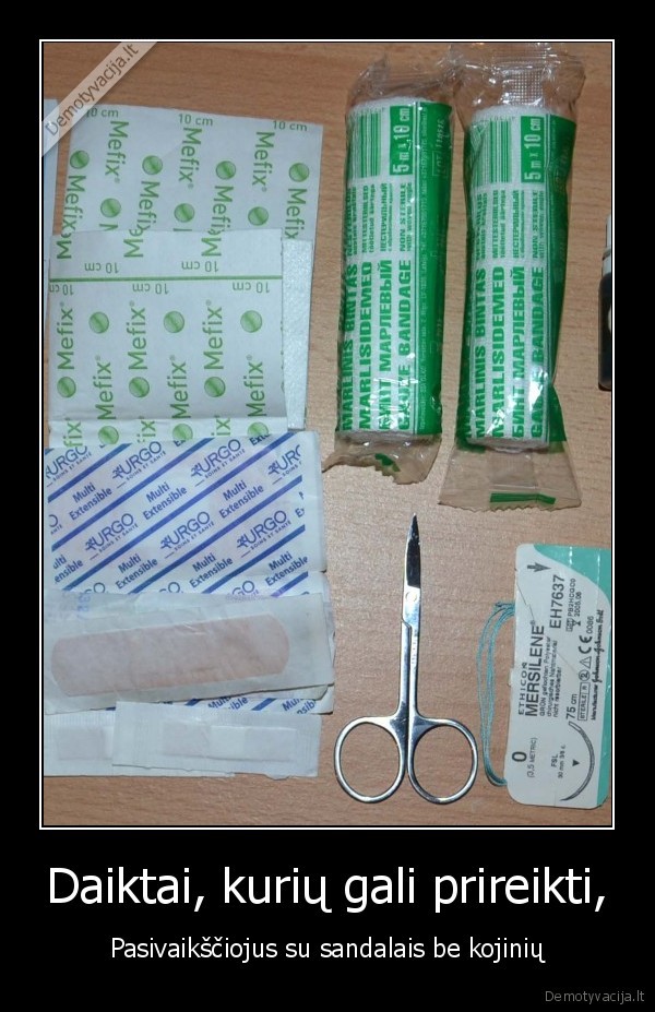 vasara,sandalai,kojines,pleistras