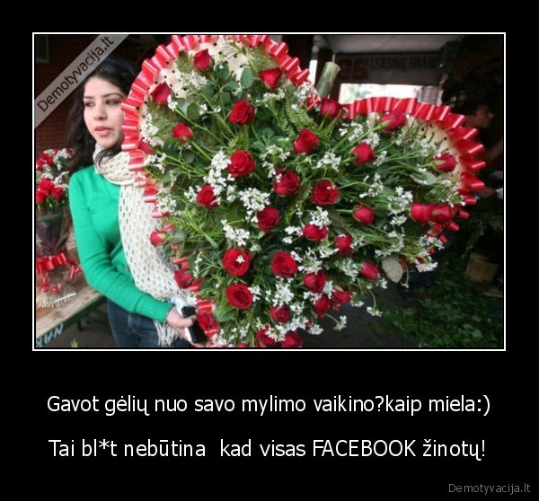 Gavot gėlių nuo savo mylimo vaikino?kaip miela:)