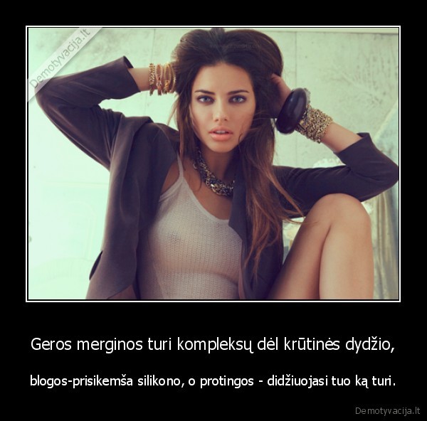 Geros merginos turi kompleksų dėl krūtinės dydžio,