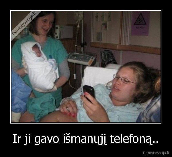 Ir ji gavo išmanųjį telefoną..