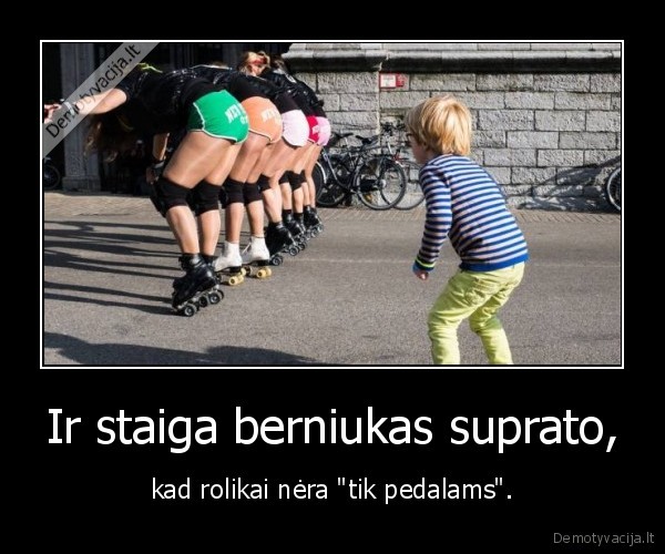 berniukas,rolikai,pedalai