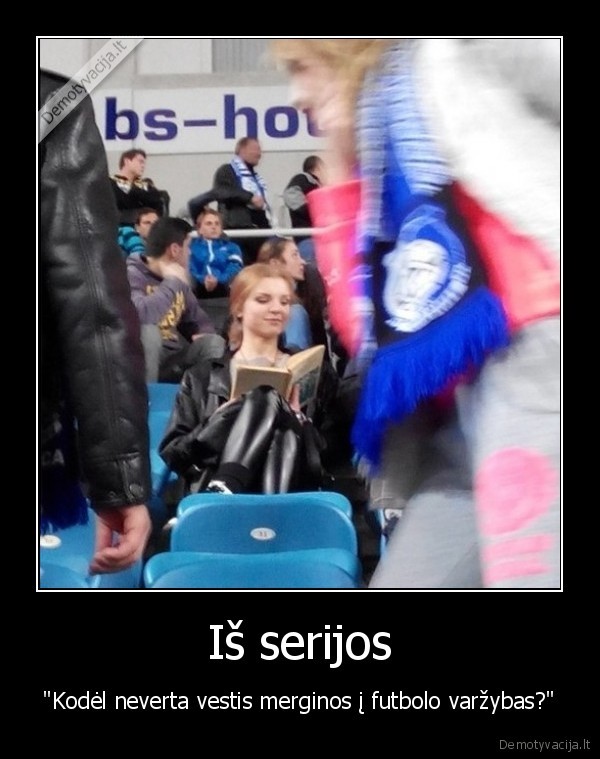 futbolas,mergina, skaito