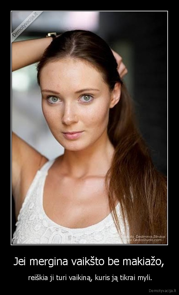 alone,mergina,makiazas