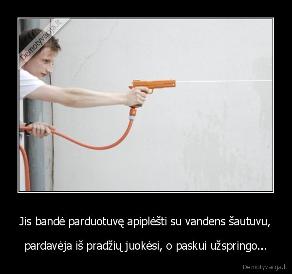 Jis bandė parduotuvę apiplėšti su vandens šautuvu,