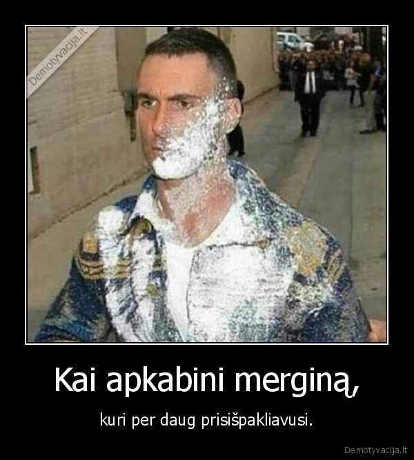 spaklius,mergina,makiazas