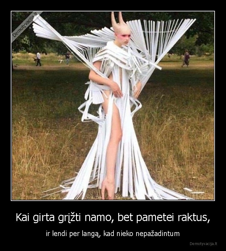 mergina,girta,vakarelis,langas,zaliuzes