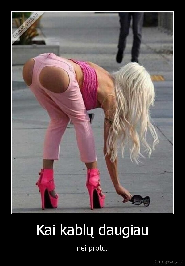 kablai,batai,protas,blondine,akiniai