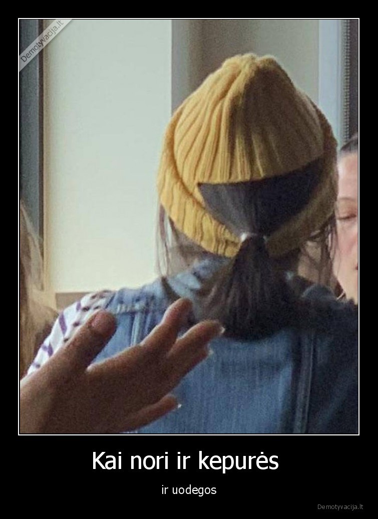 kepure,kasa,mergina,plaukai