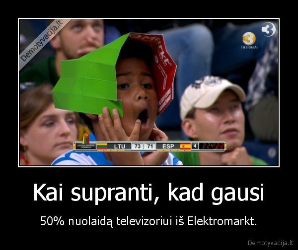 televizorius,elktromarkt,vaikas,sirgalius