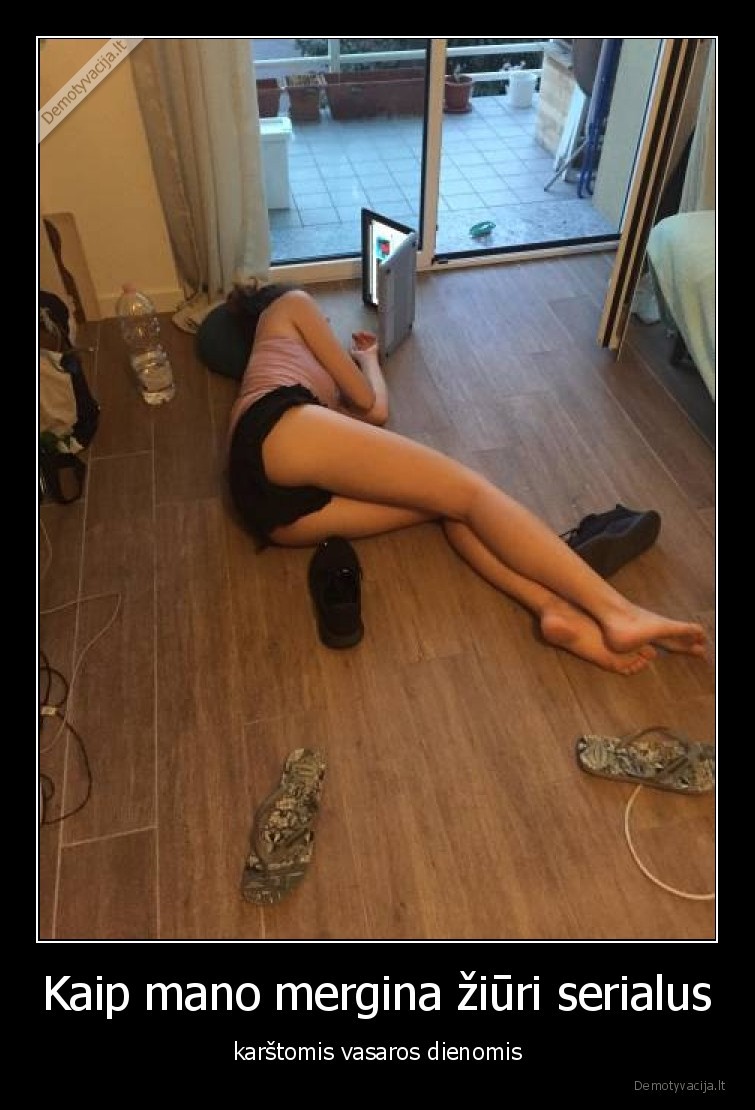 mergina,filmai,kompiuteris,karstis,vasara