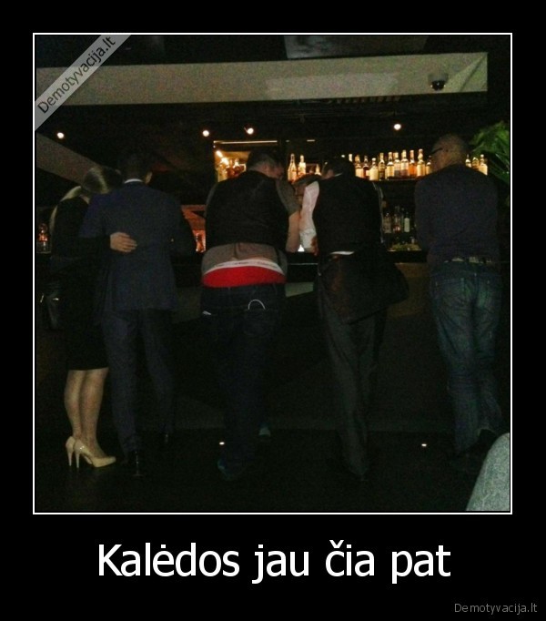 kaledos,raudoni, triusikai,storasiknis