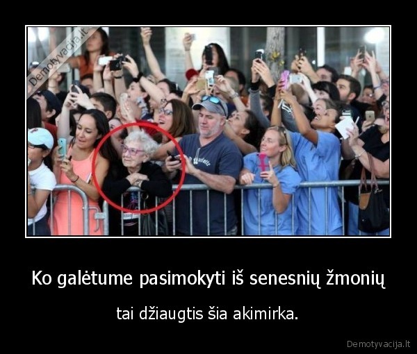 mociute,akimirka,senimas,jaunimas