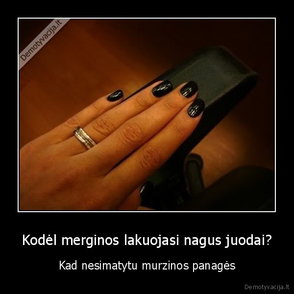 Kodėl merginos lakuojasi nagus juodai?