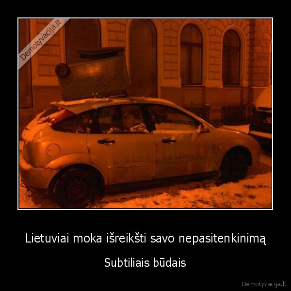 nepatenkintas, lietuvis,siuksliu, konteineris, ant, masinos