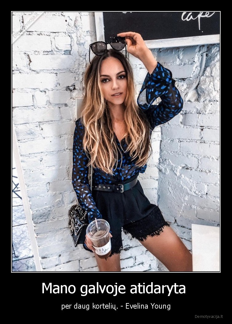 galvoje,atidaryta,per, daug,korteliu,mintys,moterys,frazes