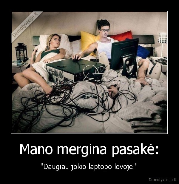 kompiuteris, lovoje,kompiuterasto, mergina