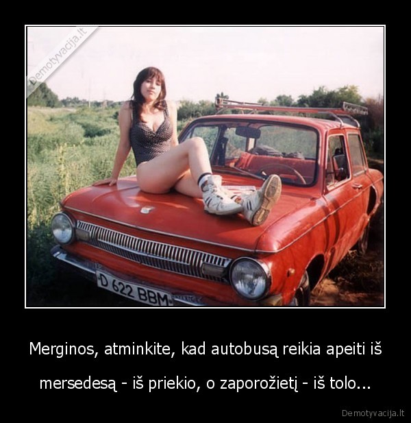 Merginos, atminkite, kad autobusą reikia apeiti iš