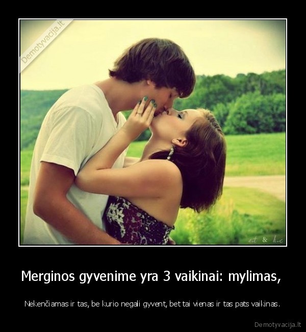 Merginos gyvenime yra 3 vaikinai: mylimas, 