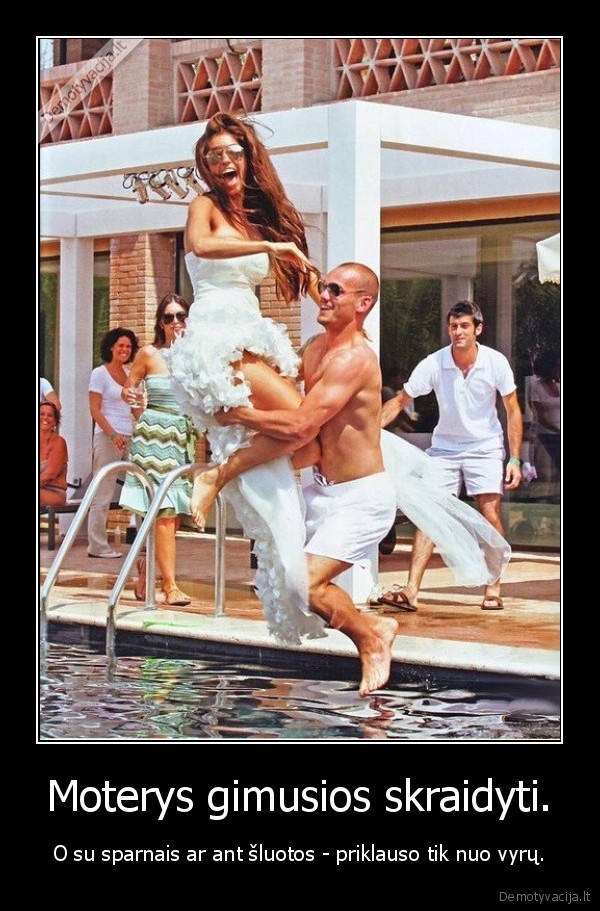 Moterys gimusios skraidyti.