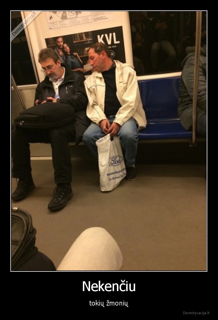 zmones,stalkina,metro,ziuri