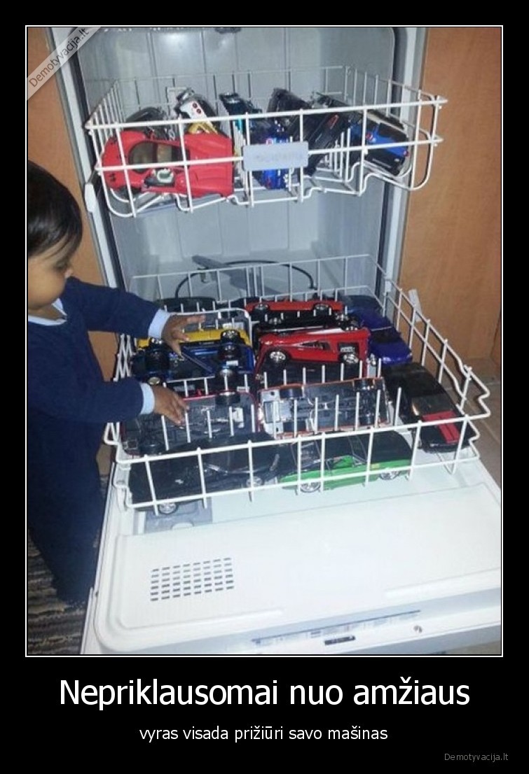 vaikas,masinos,modeliukai