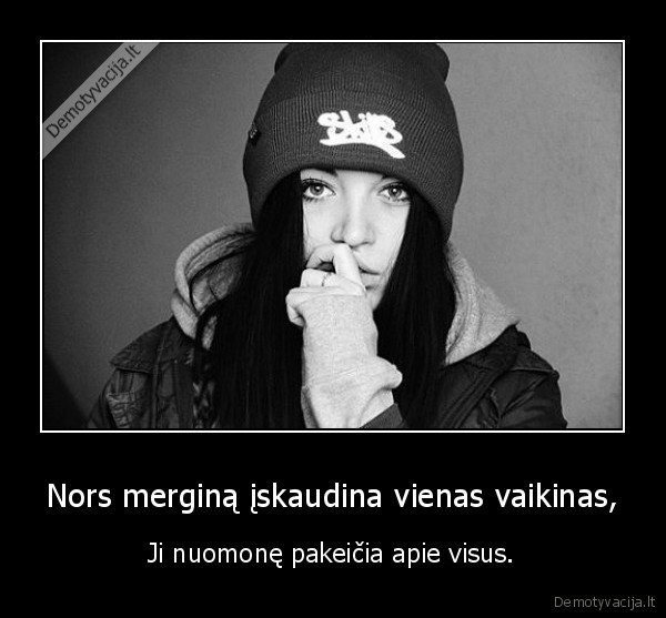 Nors merginą įskaudina vienas vaikinas,