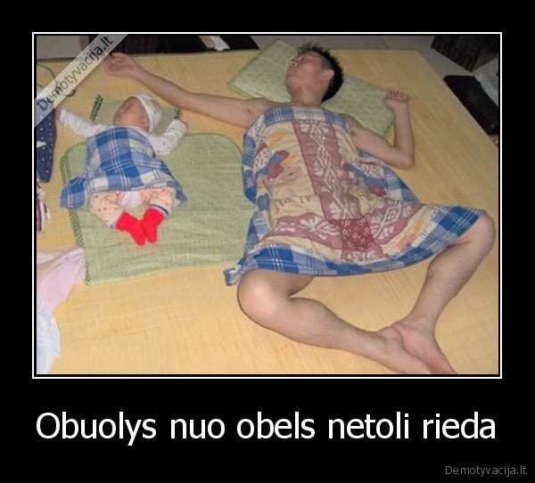 Obuolys nuo obels netoli rieda