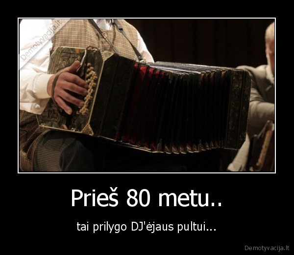 gyvenimas,armonika,kaimas,senas