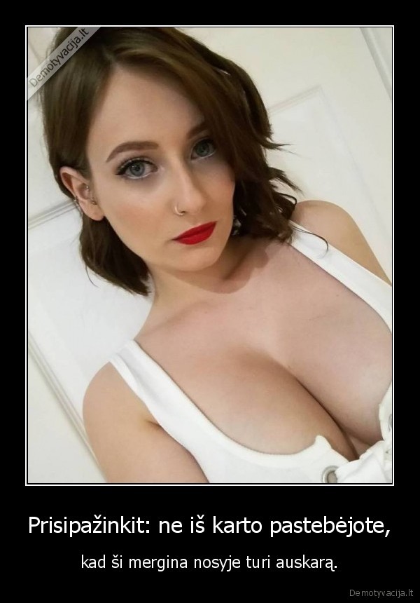 mergina,nosis,auskaras,papai