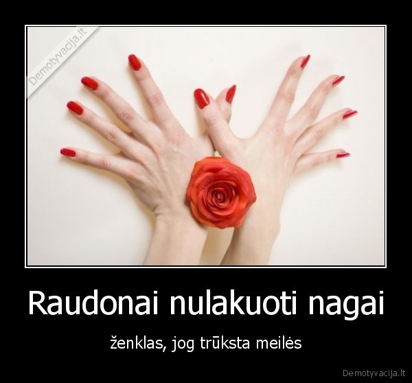 Raudonai nulakuoti nagai