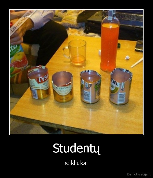 studentai,gerti,stikliukai