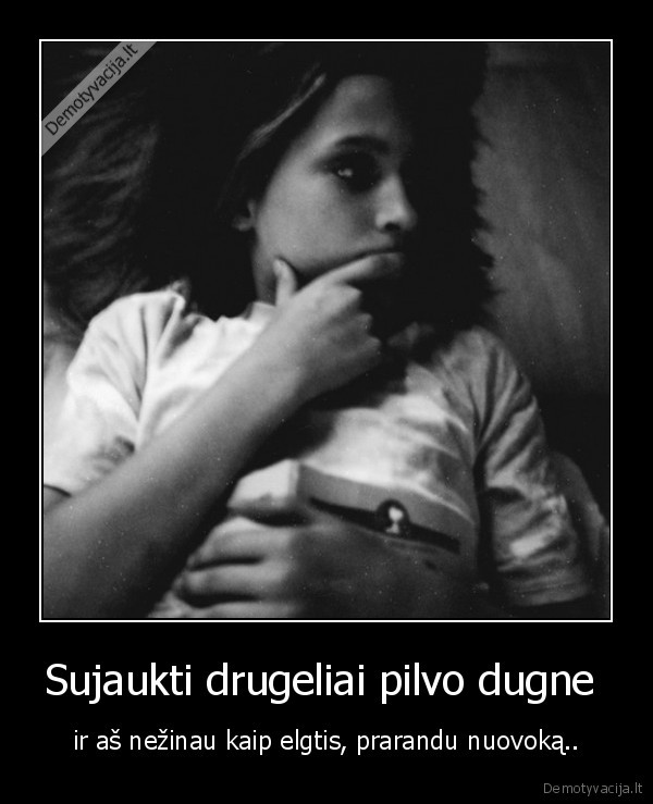 Sujaukti drugeliai pilvo dugne 