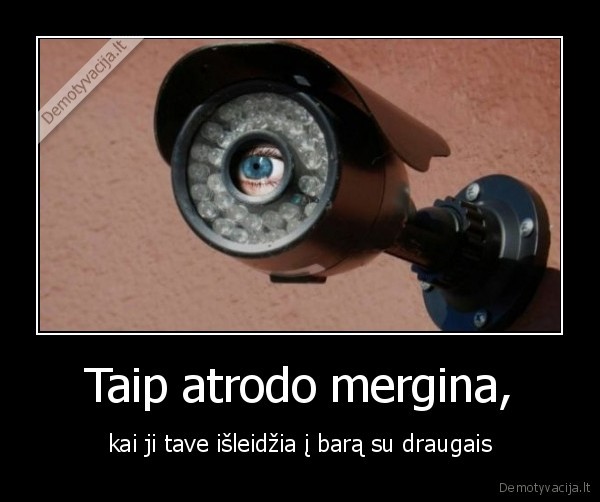 draugai,mergina,slapta, kamera