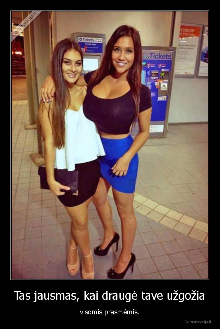 mergina,drauge,papai