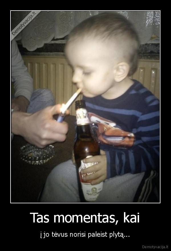 vaikas,geria,tevai,plyta,nubaust