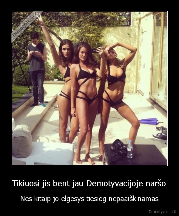 grazios, merginos,pozuoja, su, bikiniais