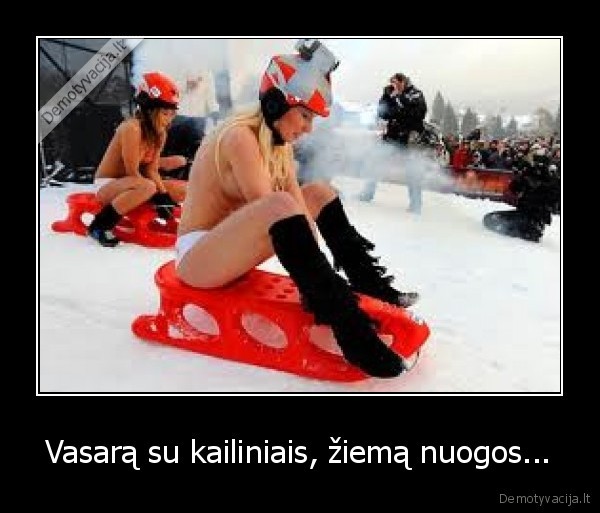 blondines,nuogos,ziema,salta,rogutes,kailiniai