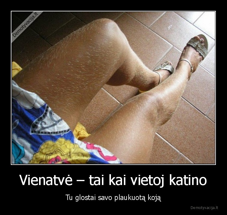 plaukuotos, kojos,vienisa, moteris