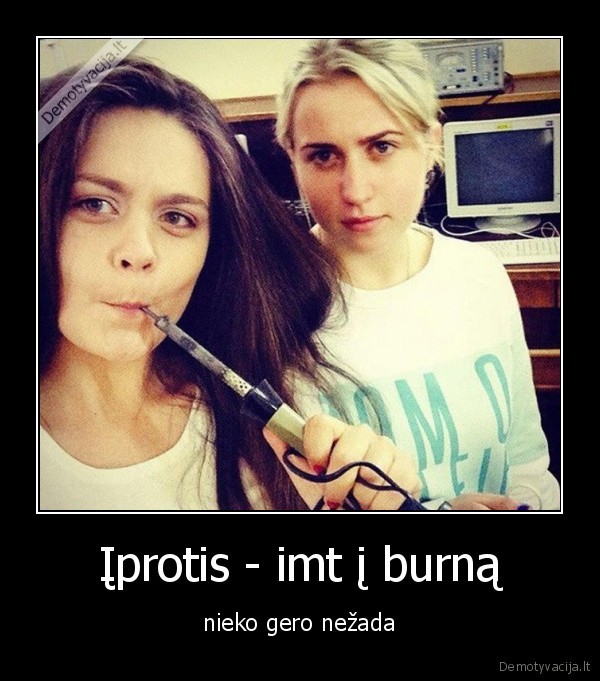 Įprotis - imt į burną