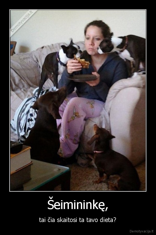 seimininke,daug, sunu,moteris, valgo