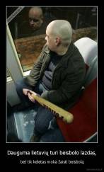 Dauguma lietuvių turi beisbolo lazdas, - bet tik keletas moka žaisti beisbolą