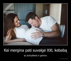 Kai mergina pati suvalgė XXL kebabą - su bulvytėmis ir gėrimu