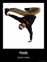 Meilė - užgožia netektį