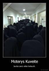 Moterys Kuveite - laukia savo eilės balsuoti.