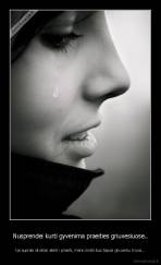 Nusprendei kurti gyvenima praeities griuvesiuose.. - kai suprasi iskeites ateiti i praeiti, mano sirdis bus tapusi griuvesiu kruva...