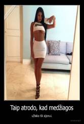 Taip atrodo, kad medžiagos - užteko tik sijonui.